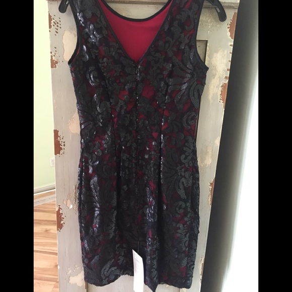 Dress/Cache - Picture 7 of 8